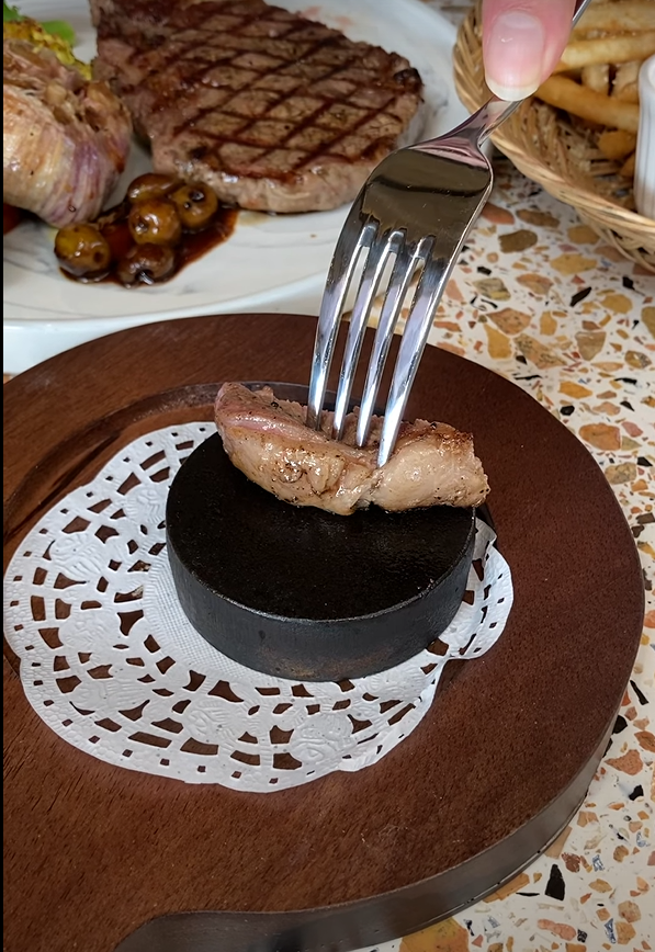 Steak Iron Plate Volcanic Stone 韓式 韓國 酒店 餐廳 家用 居家 火山石 燒烤 石板 烤肉 西餐 牛排 燒烤盤 酒店 石頭 迷你 圓鍋